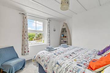 Holiday Home for 4 People in Looe, Cornwall, Photo 4