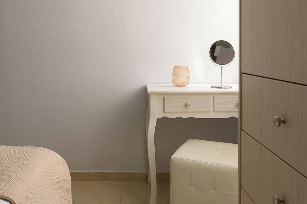 Ganze Wohnung, Moderne Wohnung, 15 Minuten zu Fuß von Chersonisos Zentrum in Koutouloufari, Iraklio-Heraklion und Umgebung