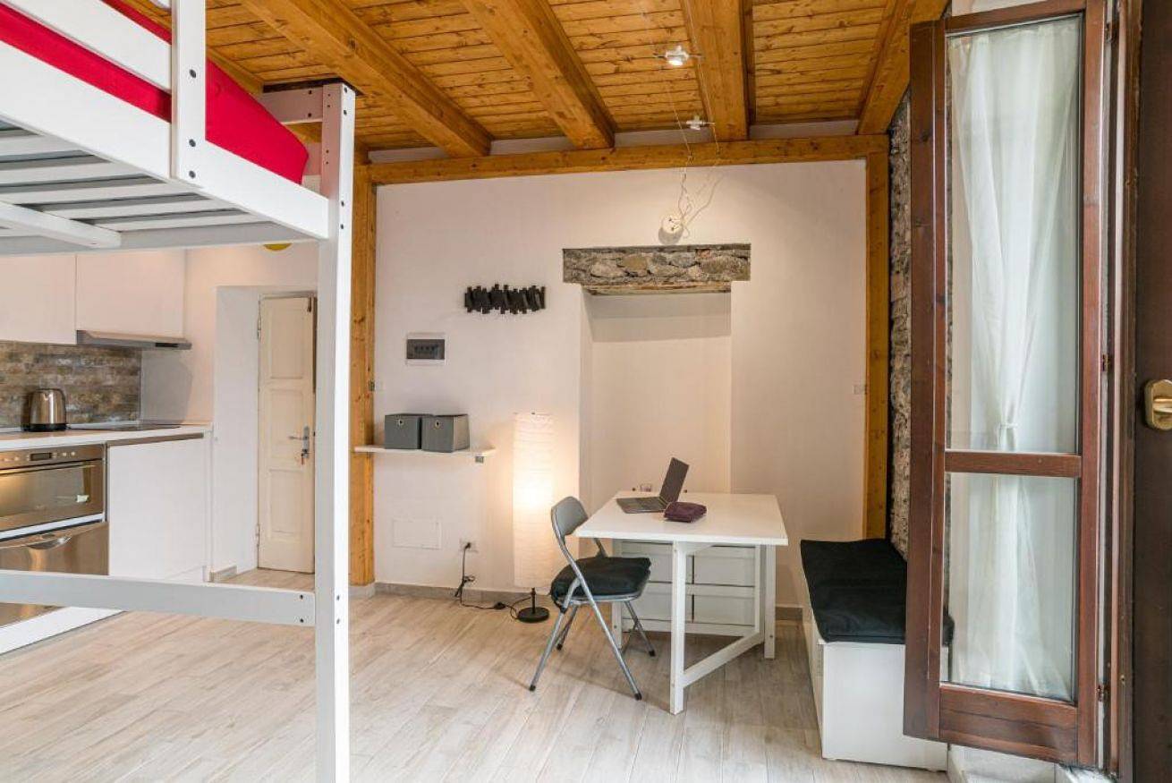 Ganze Wohnung, Ferienwohnung für 2 Personen mit Balkon in Nesso, Gemeinde Nesso