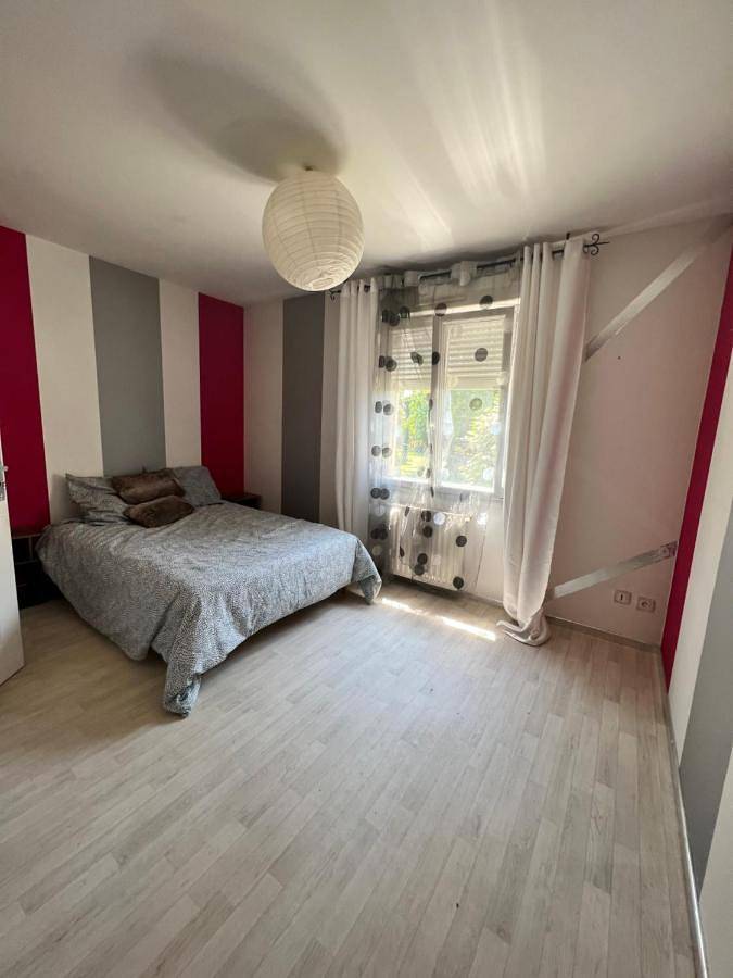 Three-Bedroom House in Chambray-lès-Tours, Région de Tours