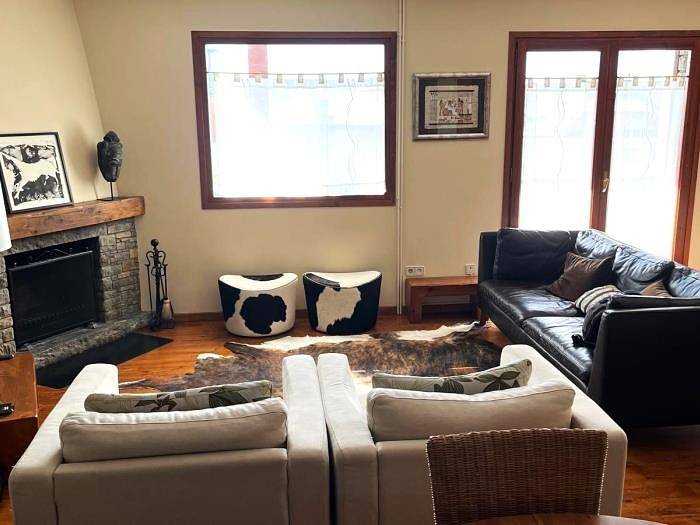 Casa Pareada 4 hab. Piscina, Chimenea, Wifi y Mascotas Ok in Llivia, Parque Natural Regional de los Pirineos Catalanes