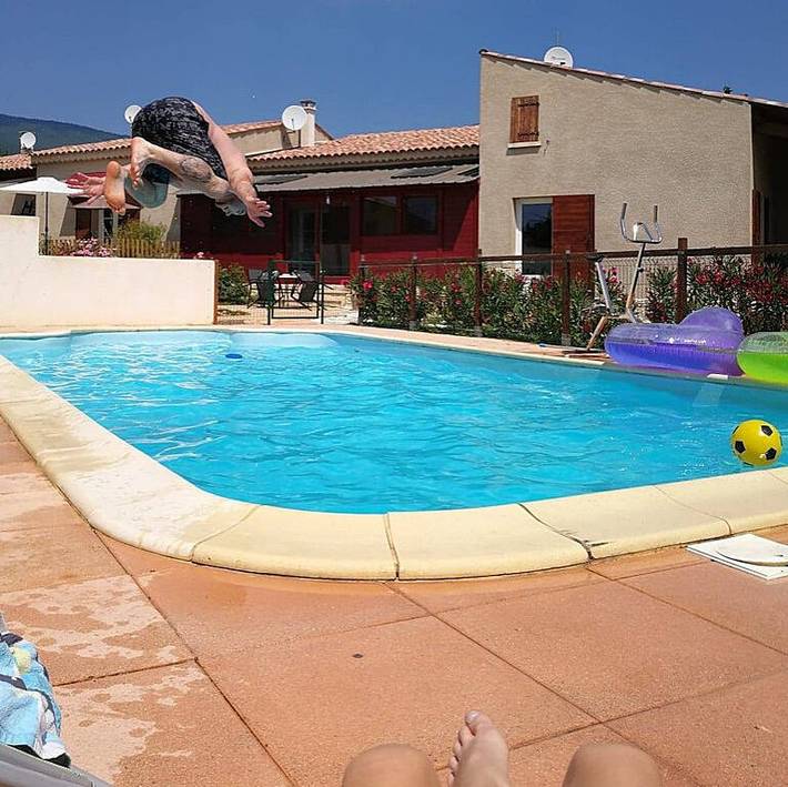 Gîte pour 8 personnes, avec jardin et terrasse ainsi que jacuzzi et piscine, animaux acceptés dans les Alpes-de-Haute-Provence - 2