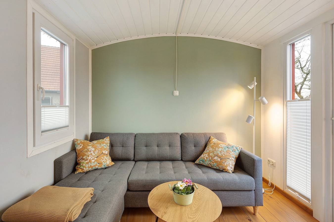 Ganze Ferienwohnung, 'Tiny House Im Grünen' mit privater Terrasse und privatem Garten in Jesberg, Schwalm-Eder-Kreis