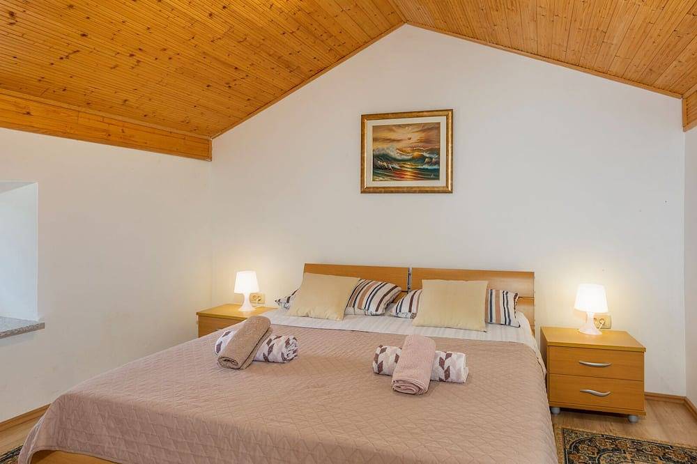 House Mirjana with pool by Villas Guide in Moscenicka Draga, Primorje-Gorski Kotar
