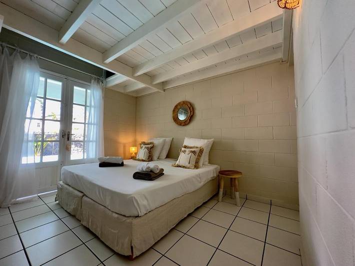 Location de vacances pour 6 personnes, avec jardin et piscine, adapté aux familles dans Plage de l'Hermitage - 4