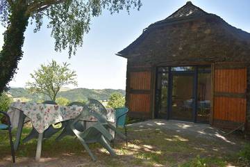 Gîte pour 4 personnes, avec jardin à Lugan