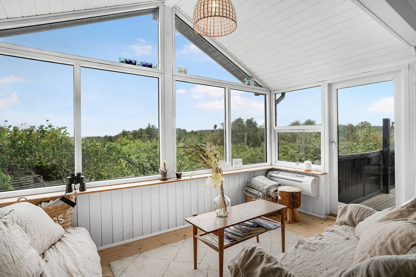 Kystnært sommerhus i Rågeleje  med havkig in Rågeleje, Kattegat