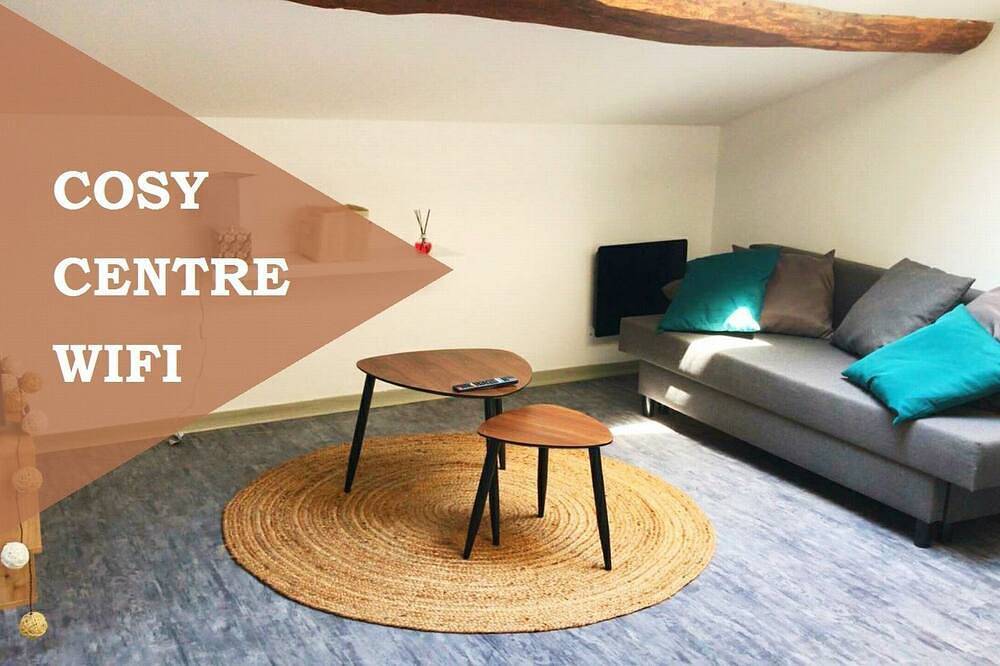 Entire apartment, Studio Le Nid ★ Plein Center ★ Lumineux ★ Wifi in Valence d'Agen, Tarn-et-Garonne