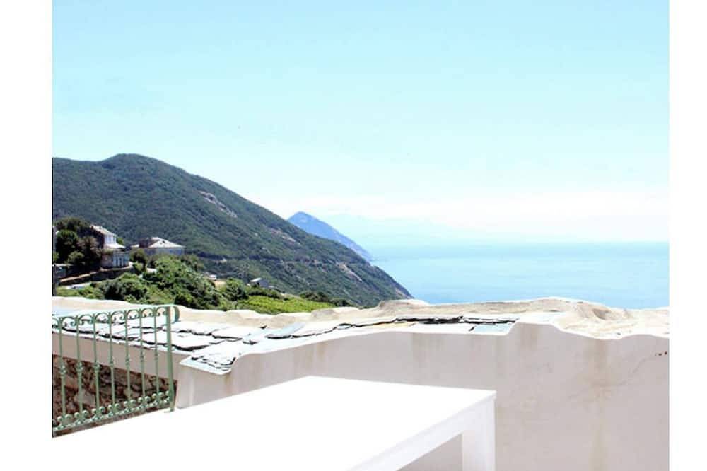 Maison de village avec une vue époustouflante sur mer in Morsiglia, Cap Corse