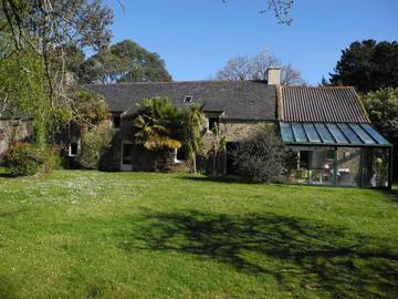 Gîte pour 4 personnes, avec terrasse ainsi que piscine et jardin, animaux acceptés à Surzur