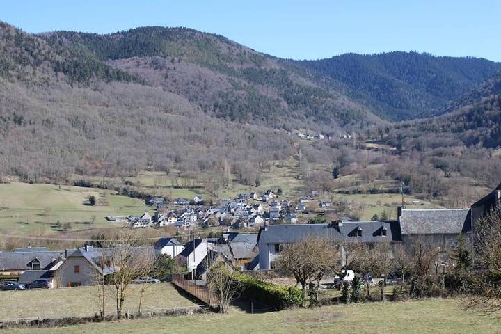 Location de vacances pour 8 personnes, avec jardin et vue, animaux acceptés à Ancizan - 4
