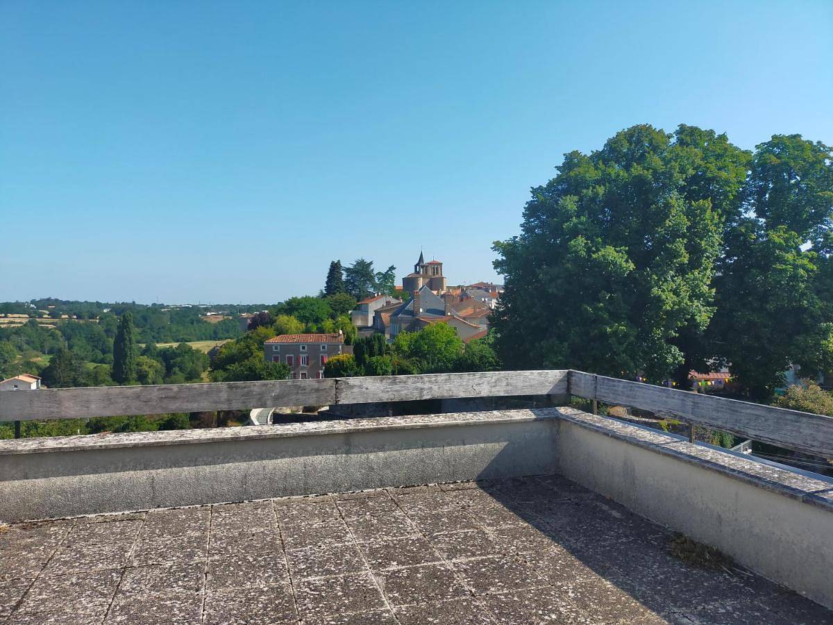 Double Room in Parthenay, Deux-Sèvres