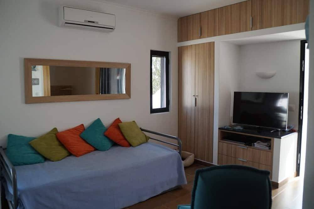 Entire apartment, Apartment facing the Atlantic Ocean and Ria Formosa in Pedras d'El Rei, Santa Luzia