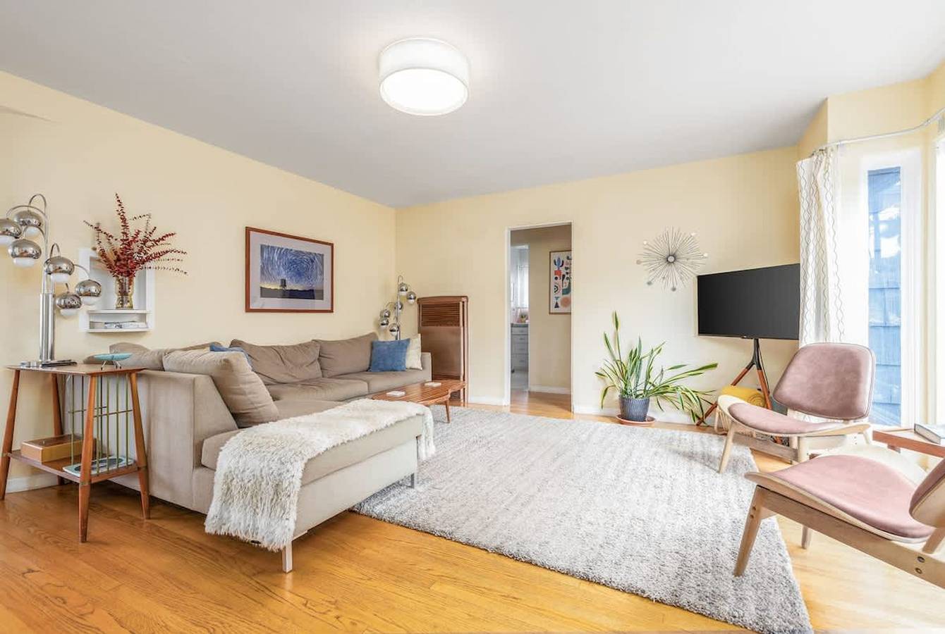 Ocean Beach Bungalow - Close To Beach in San Diego, San Diego County