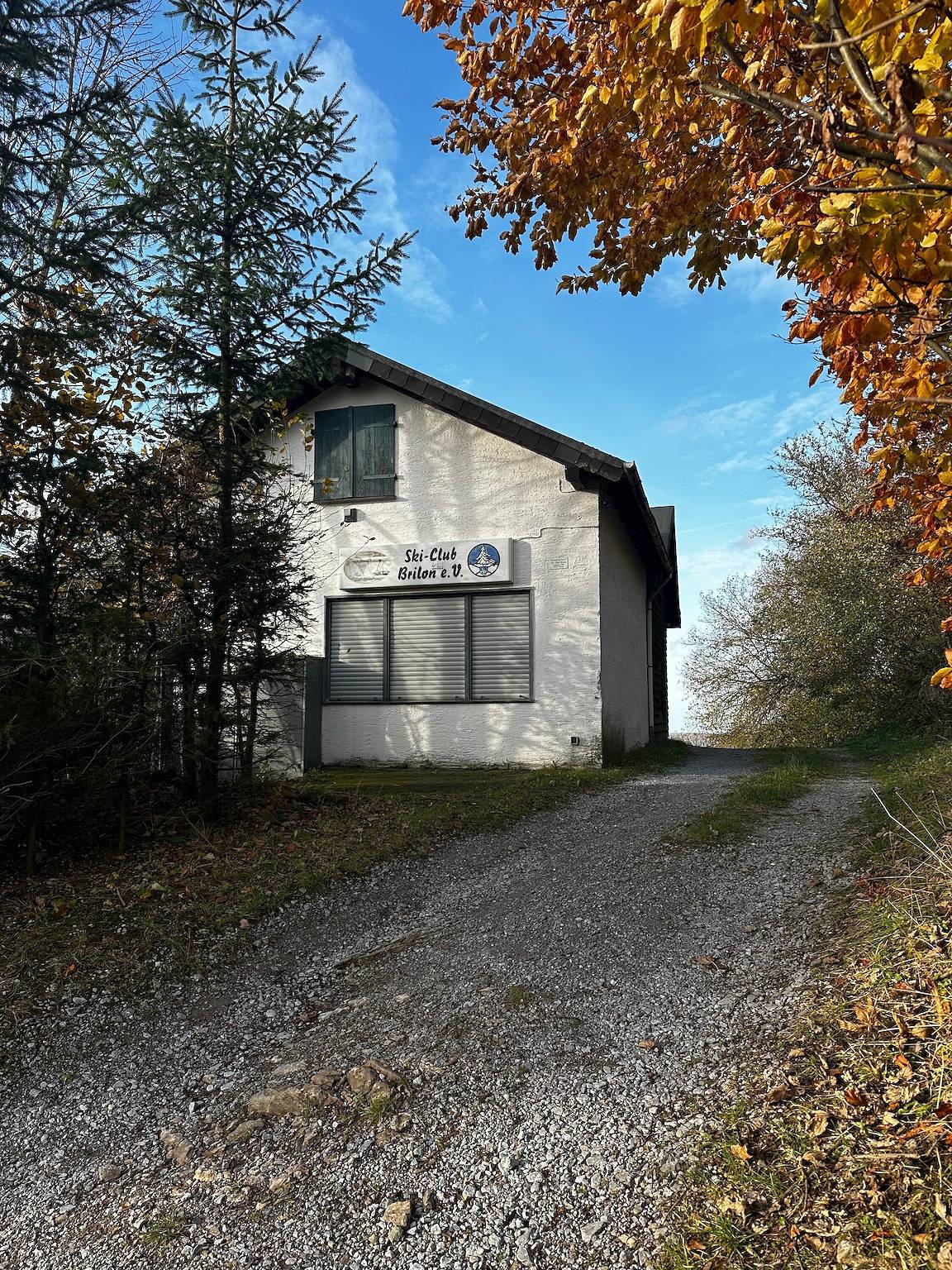Ganze Wohnung, Skihütte des Skiclub-Brilon mit Bergblick und gemeinsamer Terrasse in Brilon, Hochsauerlandkreis