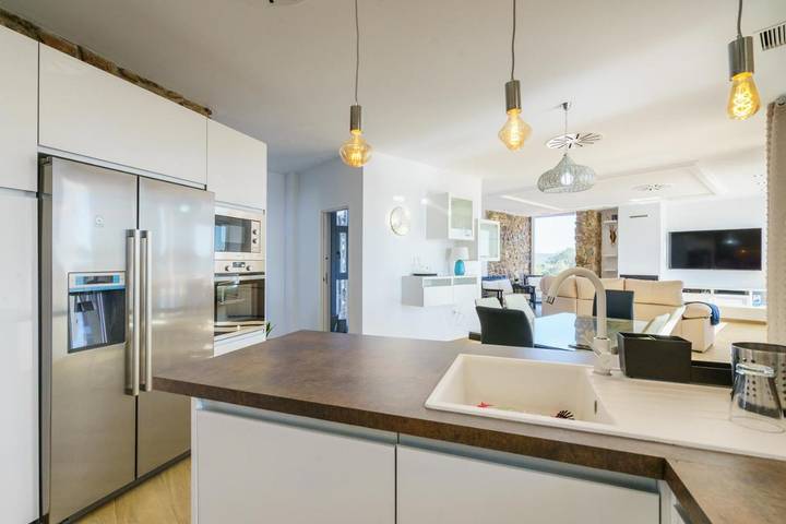 Chalet para 8 personas, con Balcón y Jacuzzi además de Piscina y Vistas en Sierra de Aracena y Picos de Aroche - 2