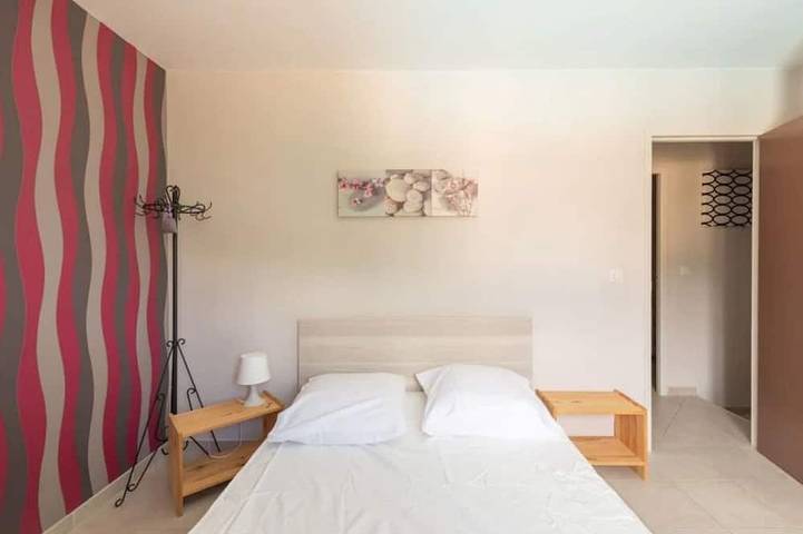 Location de vacances pour 5 personnes, avec jardin et piscine à Gagnières - 3