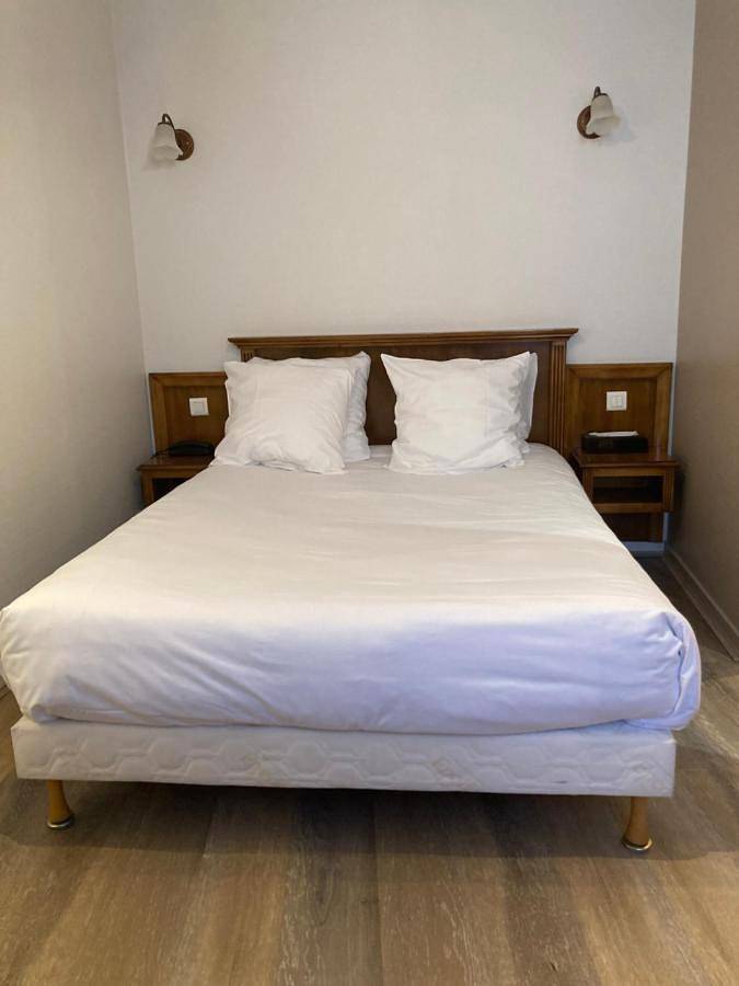 Hôtel pour 2 personnes, avec piscine à La Ferté-Gaucher - 4