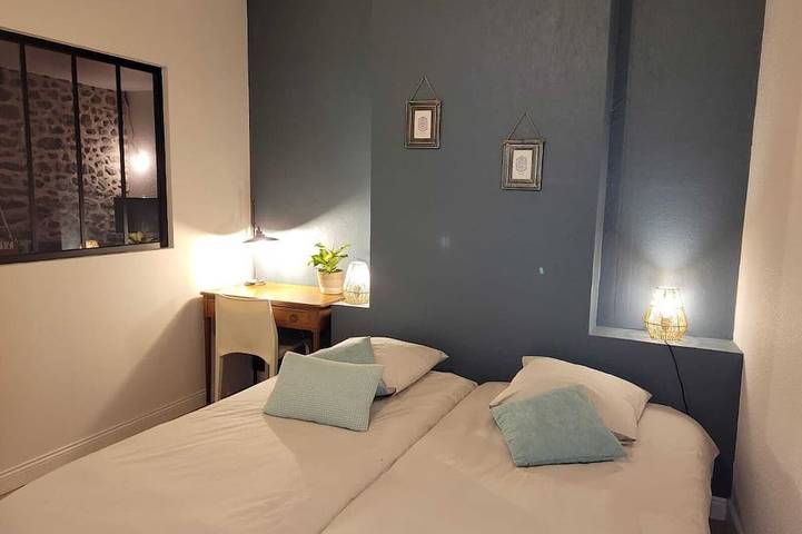 Gîte pour 6 personnes, avec piscine ainsi que jardin et terrasse, animaux acceptés à Rochessauve - 4