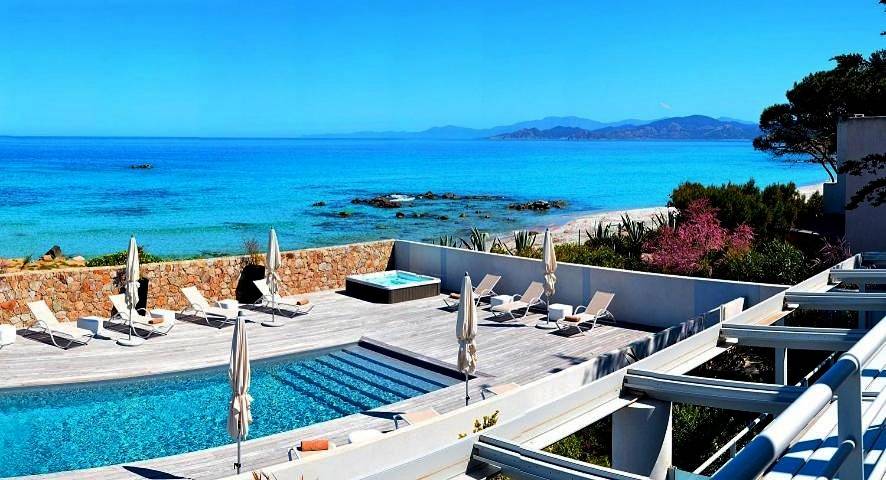Appart’hôtel pour 4 personnes, avec jacuzzi ainsi que jardin et piscine, adapté aux familles