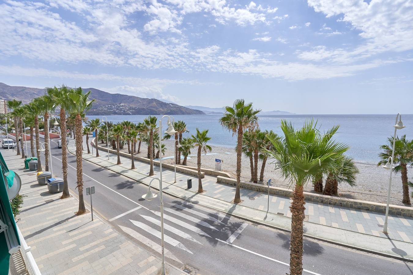 Ganze Wohnung, Velimar Apartment – Direkt am Meer und neben dem Wasserpark in Los Pinos (Almuñecar), Almuñecar