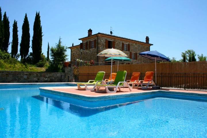 Casa vacanza per 8 persone, con Terrazza e Giardino nonché Piscina a Lucignano