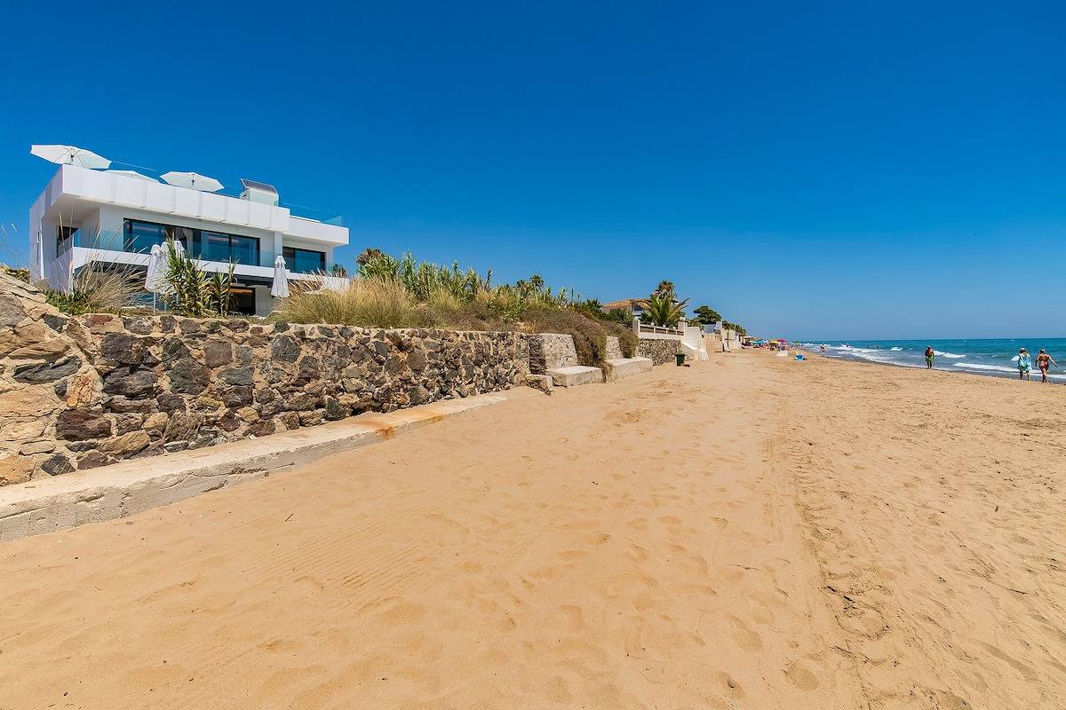The Beach House in Las Chapas, Marbella