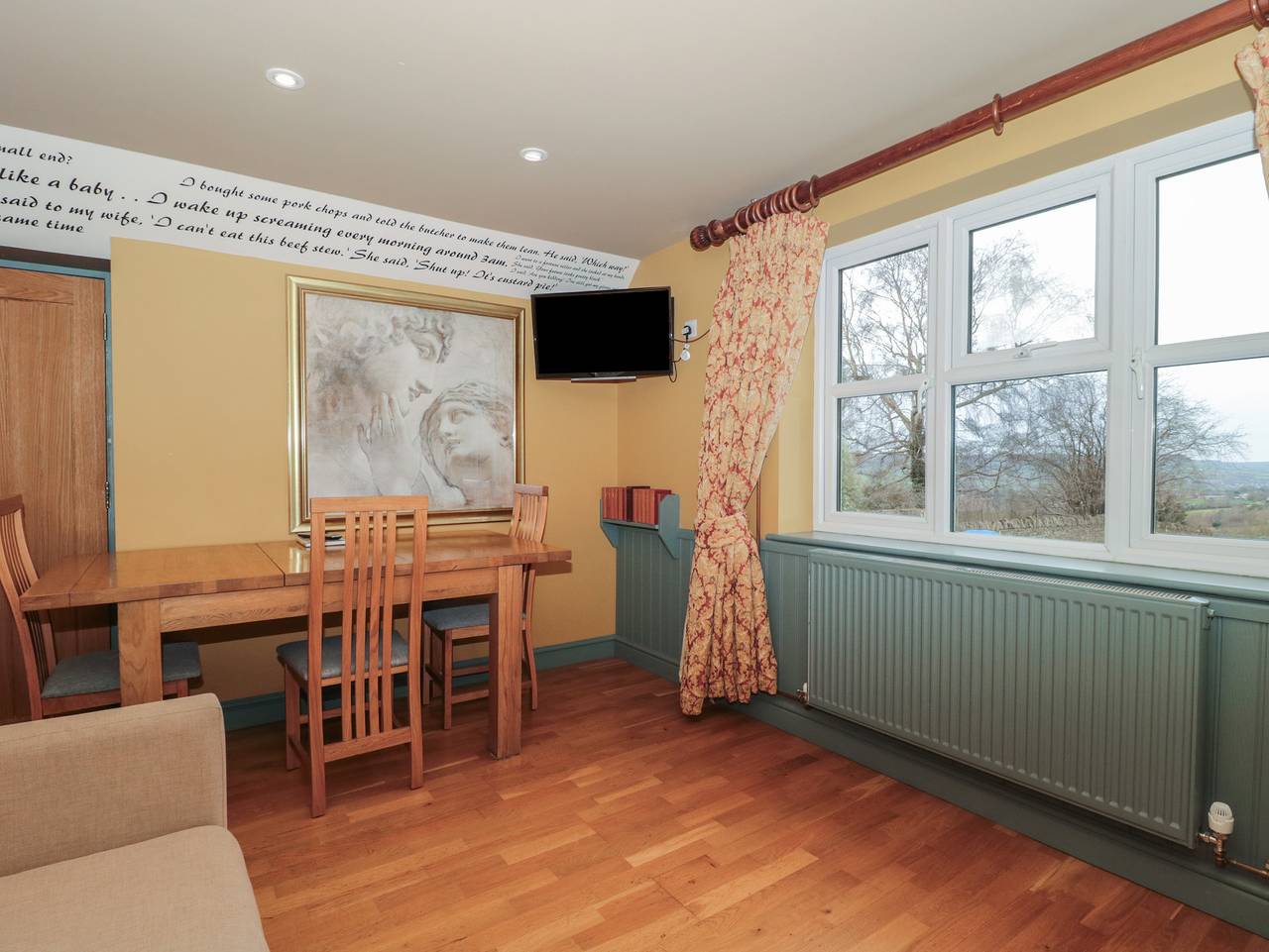 Entire apartment, Suite 2 in Stroud, Gloucestershire