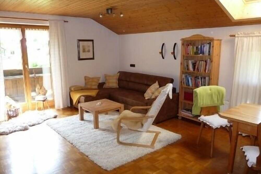 Ganze Wohnung, Ferienwohnung mit Bergblick 90 qm, 2 Schlafzimmer, 2 Balkone in Flintsbach am Inn, Bayerische Alpen