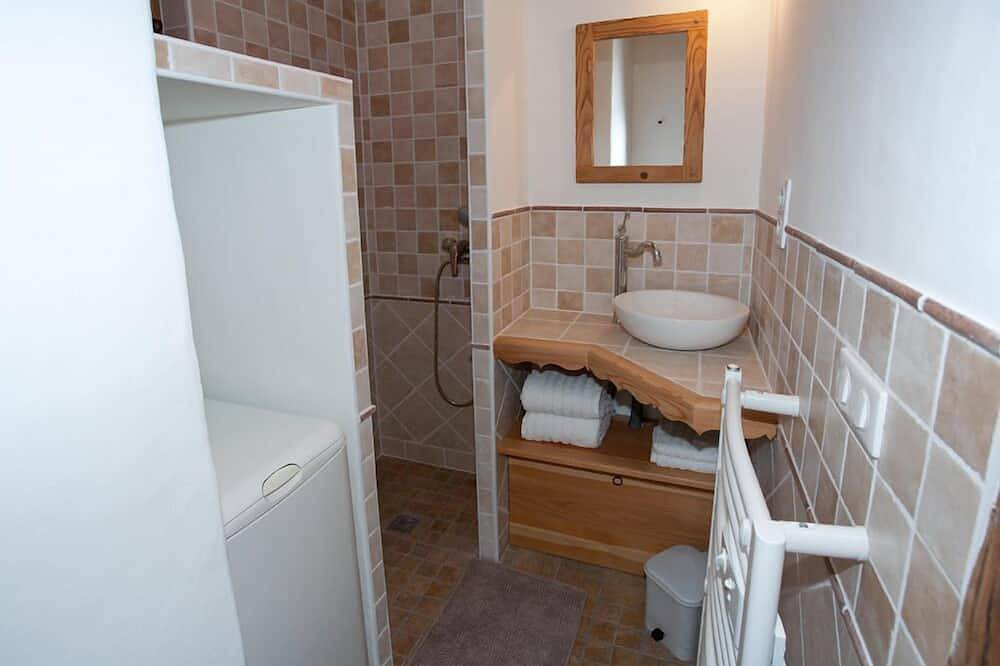 Appartement entier, Meublé neuf *** dans maison de pays (1 chambre 2 pers) - L'Argentière Les Ecrins in L'Argentière-la-Bessée, Parc national des Écrins