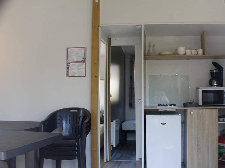 Flower Camping l'Epi Bleu - Mobilhome 4 personas - Casa rápida Standard 20m² (2 dormitorios, máx 3 adultos + 1 niño pequeño) sin sanitarios in Banon, Forcalquier region