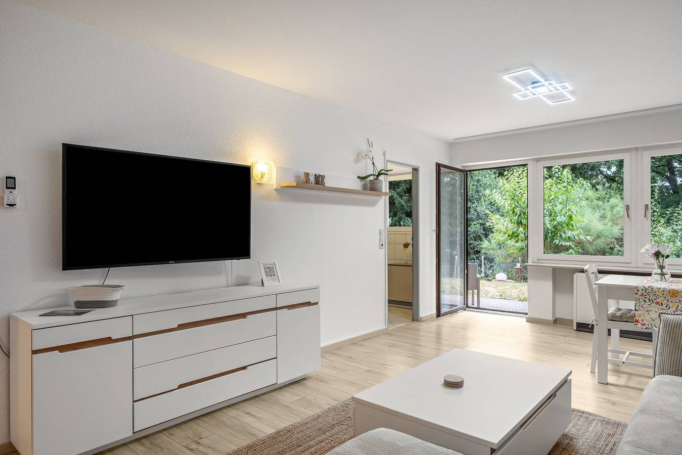 Apartamento entero, Apartamento '2' con terraza, vistas a la montaña y aire acondicionado in Oberprechtal, Elzach