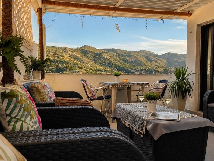 Apartamento para 2 personas, con Balcón además de Terraza y Vistas en Otívar
