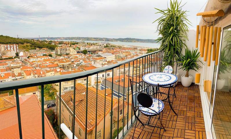 Casa de férias para 2 pessoas, com vista e varanda em Alges