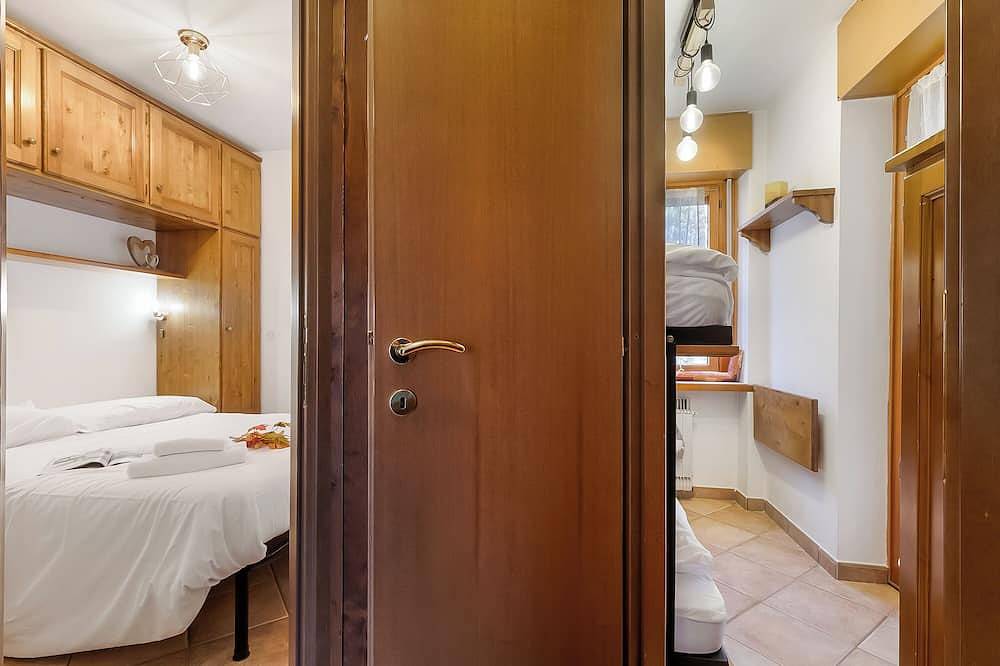 Entire apartment, Wolf & Deer Apartment Ski-In Ski-Out 250m, Sestriere, Italy in Sestriere, Via Lattea