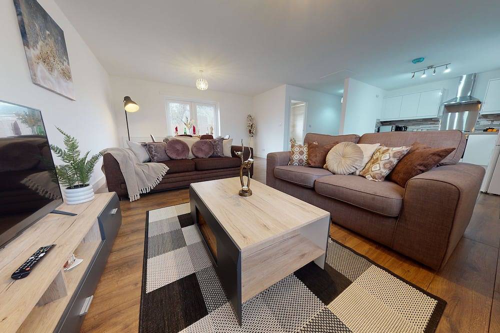 Entire apartment, Srk- Secure Brand New Luxury Green View Lodge in Peterborough