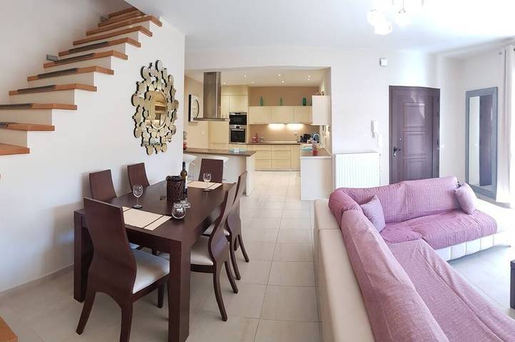 Casa vacanza per 6 persone, con balcone e giardino in Ipsos
