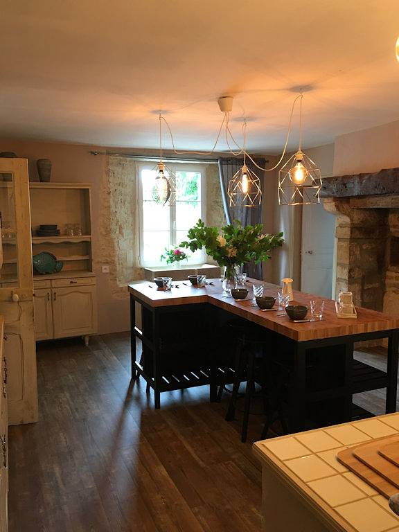 Gîte pour 8 personnes, avec terrasse ainsi que piscine et jardin à Picauville - 3