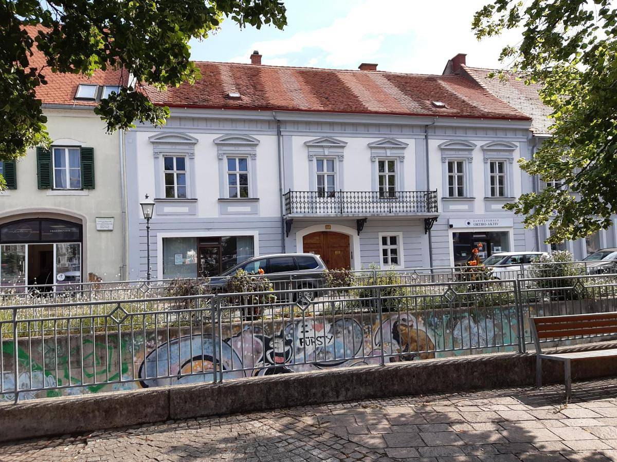 Ganze Wohnung, Ferienwohnung am Hauptplatz in Fürstenfeld, Steirerland