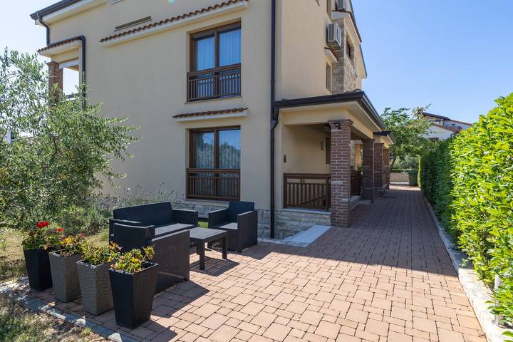 Ferienwohnung für 4 Personen, mit Balkon/Terrasse in Funtana