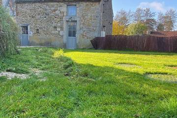 Gîte pour 5 personnes, avec terrasse et jardin à Molinot
