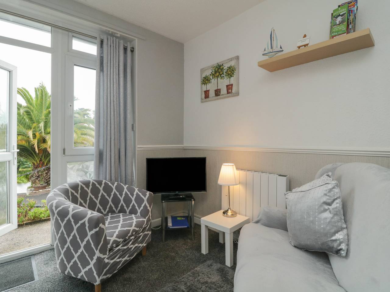 Flat 2, Big Tree Holiday Flats in Paignton, Torbay