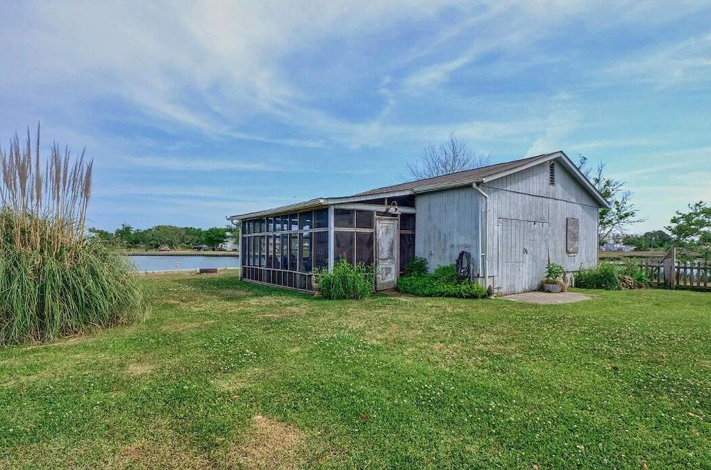 \" The Fish Camp\" - cozy waterfront getaway in Surf City, Pender County