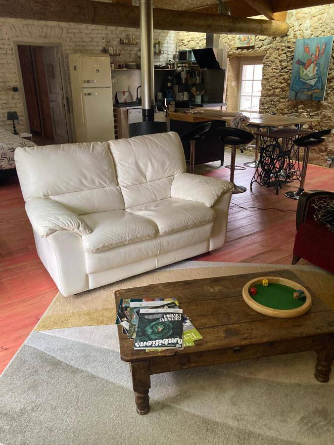 Appartement entier, Loft atypique in Saint-Montan, Privas (arrondissement)