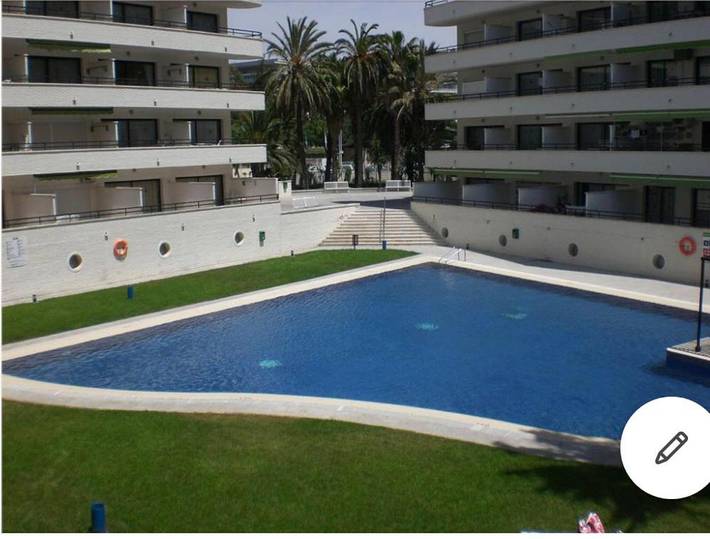 Apartahotel para 6 personas, con Terraza además de Jardín y Vistas en Salou