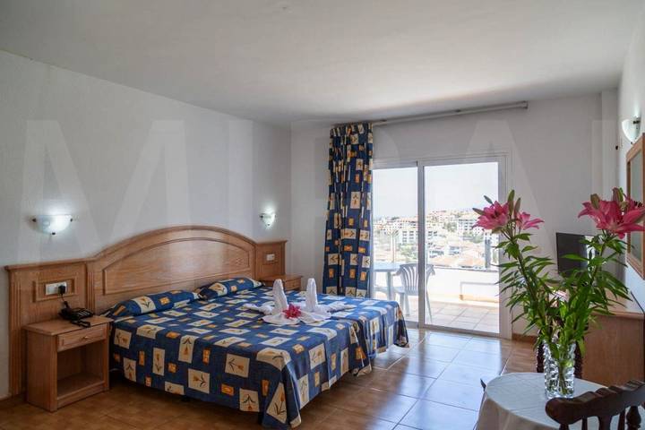 Hôtel pour 3 personnes, avec piscine ainsi que terrasse et vue à Puerto de la Cruz - 2