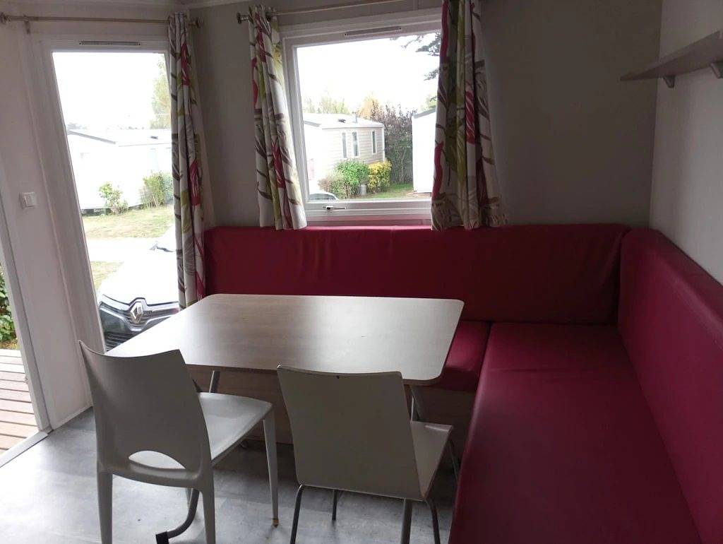 Zecamping 3* piscine chiens acceptés animations locatif 28m2 4 pers in Graissac, Argences en Aubrac