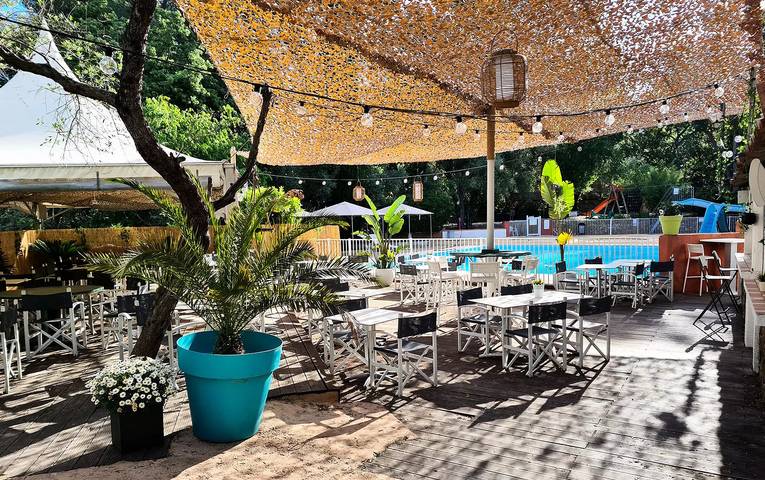 Mobil home pour 6 personnes, avec piscine et terrasse à Carqueiranne - 2