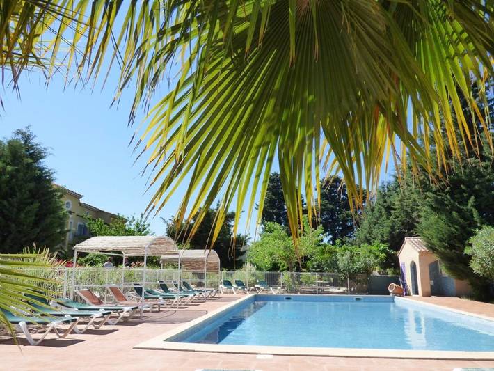 Appart’hôtel pour 2 personnes, avec Terrasse ainsi que Jardin et Piscine