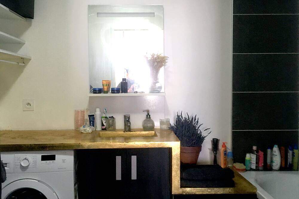 Unique-chambre Privée Dans un Appartement en Roof-top in Colombes, Altos del Sena
